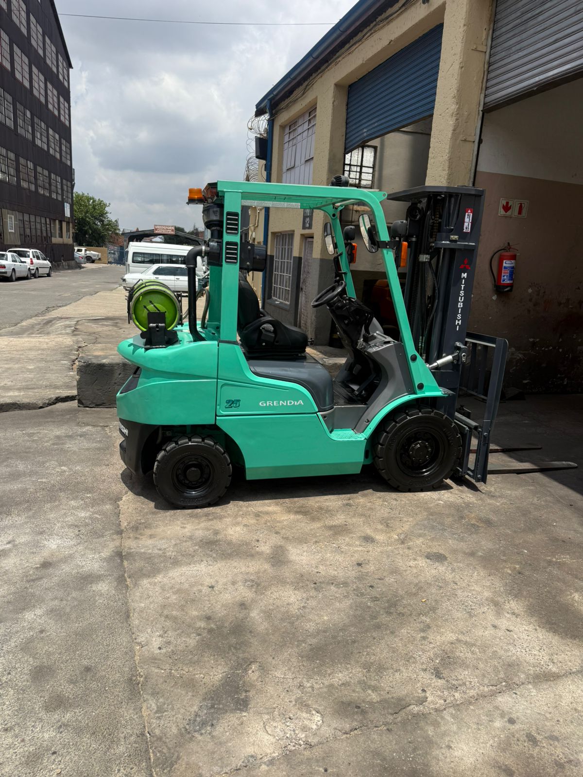 Mitsubishi 2.5 Ton LPG