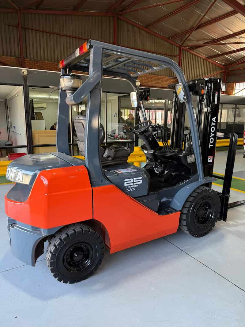 Toyota 8 Series 2.5Ton Diesel